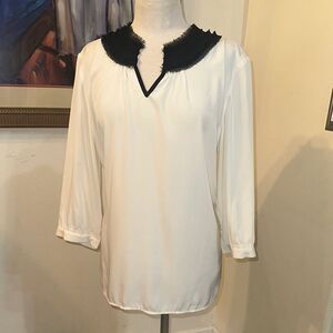 Chico’s Elegant White and Black Women's Top Size 2-Large